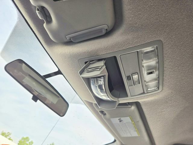 Used 2013 Toyota Highlander FWD image 24