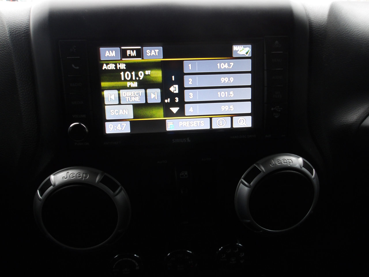 Used 2014 Jeep Wrangler Unlimited Rubicon image 18