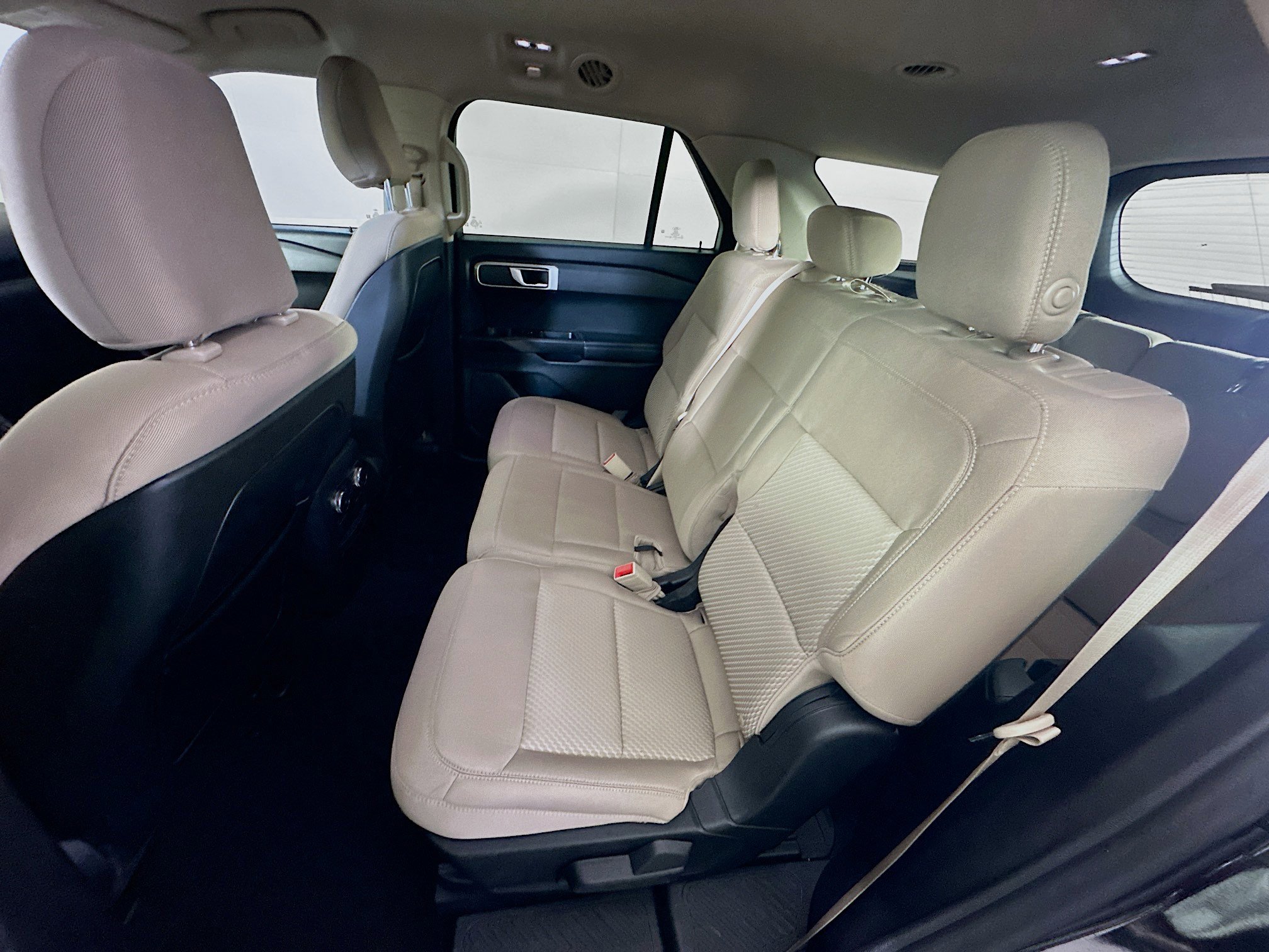 Used 2020 Ford Explorer 2WD w/ Class III Trailer Tow Package image 28