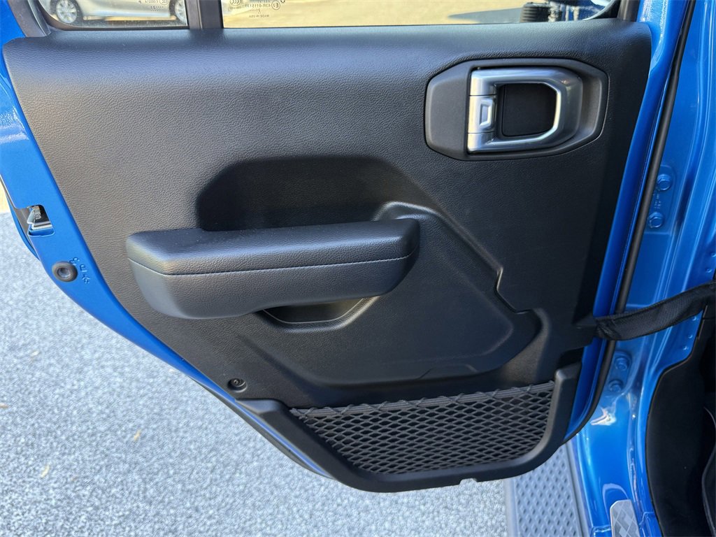 Used 2021 Jeep Gladiator Sport image 31