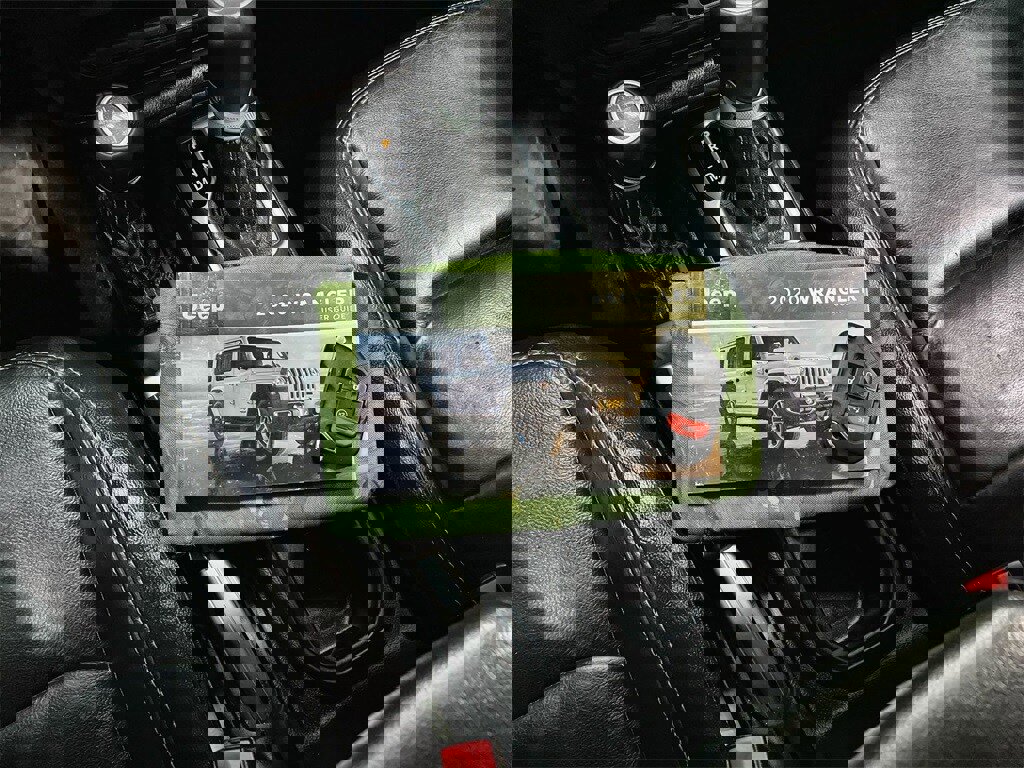 Used 2020 Jeep Wrangler Unlimited Sahara image 12