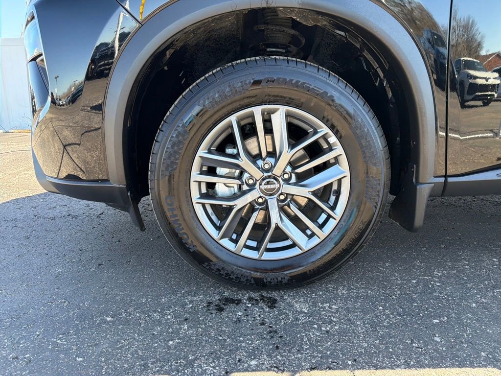 Certified 2025 Nissan Rogue S image 30