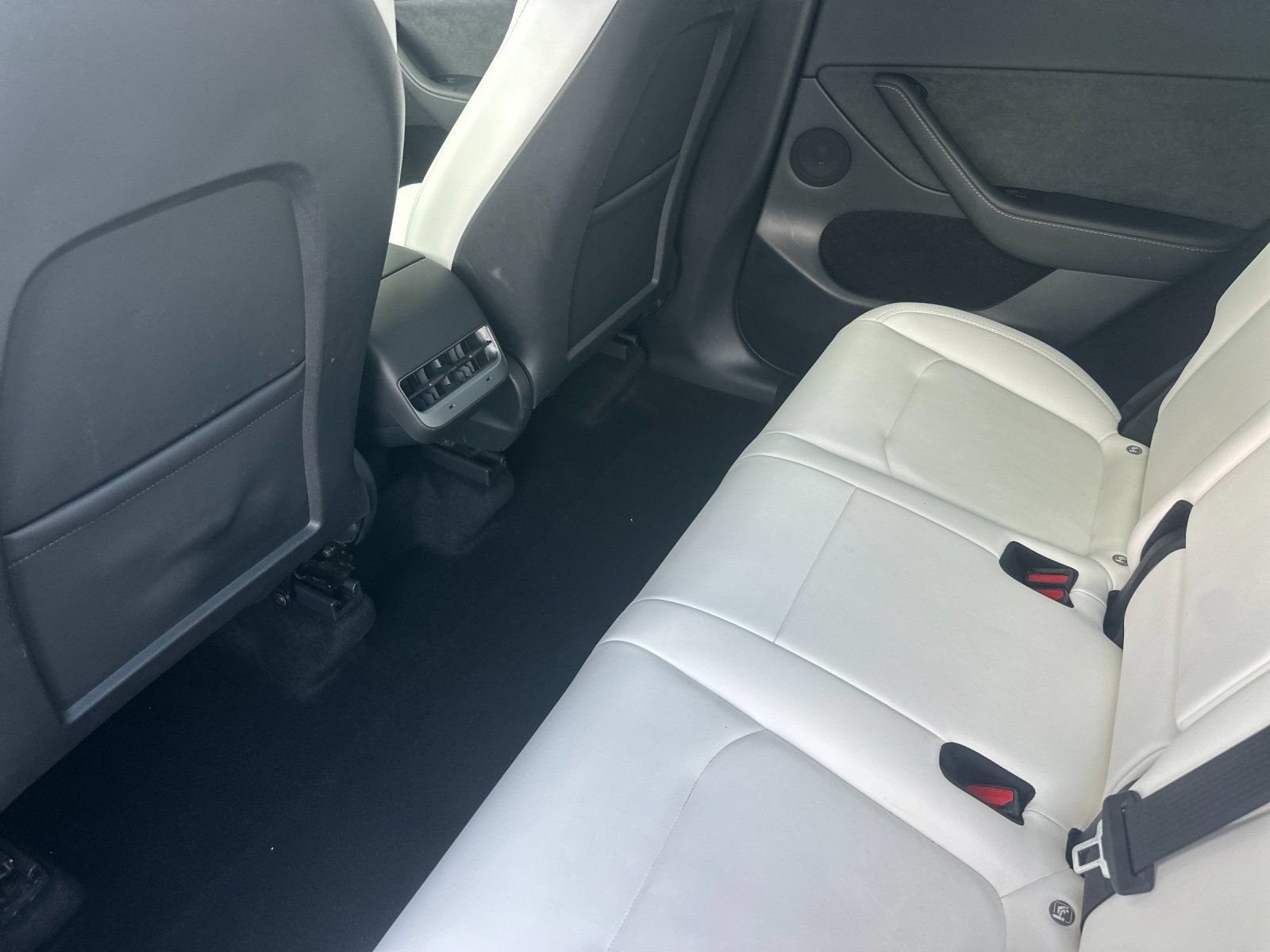 Used 2023 Tesla Model Y Long Range AWD/4WD image 12