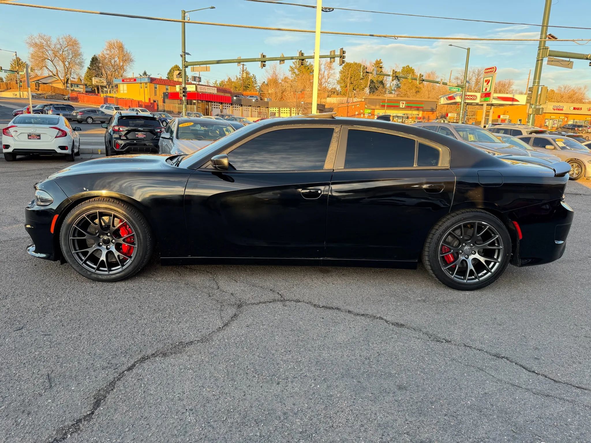 Used 2016 Dodge Charger SRT w/ Technology Group image 5