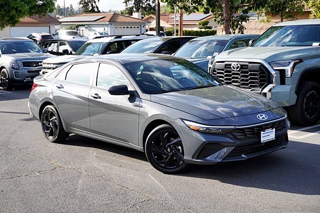New 2026 Hyundai Elantra Sport FWD image 3
