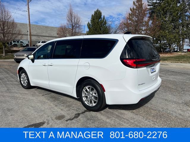 New 2026 Chrysler Pacifica Select FWD image 3