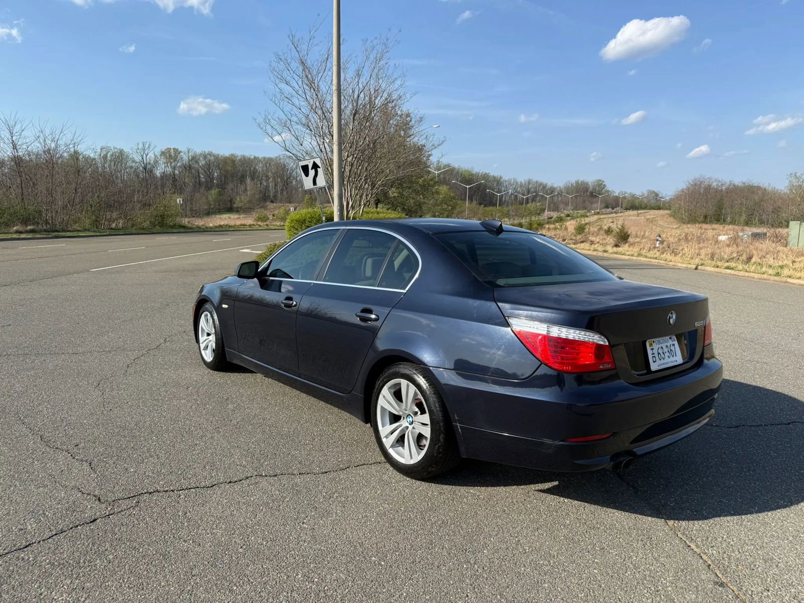 Used 2010 BMW 528i Sedan RWD image 11