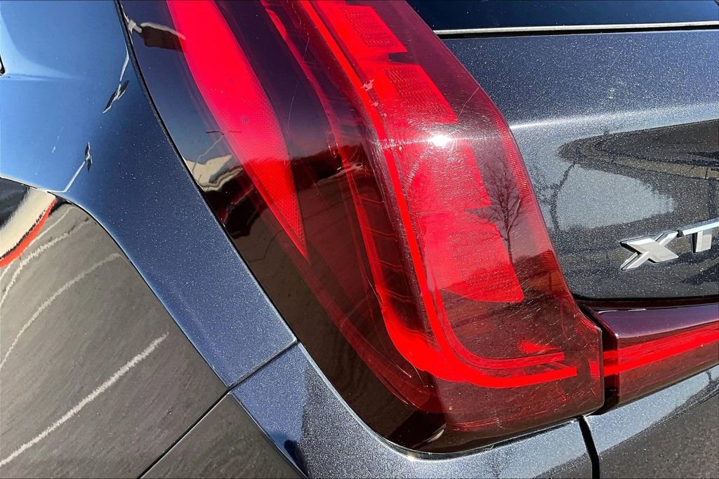 Used 2023 Cadillac XT4 Premium Luxury image 32