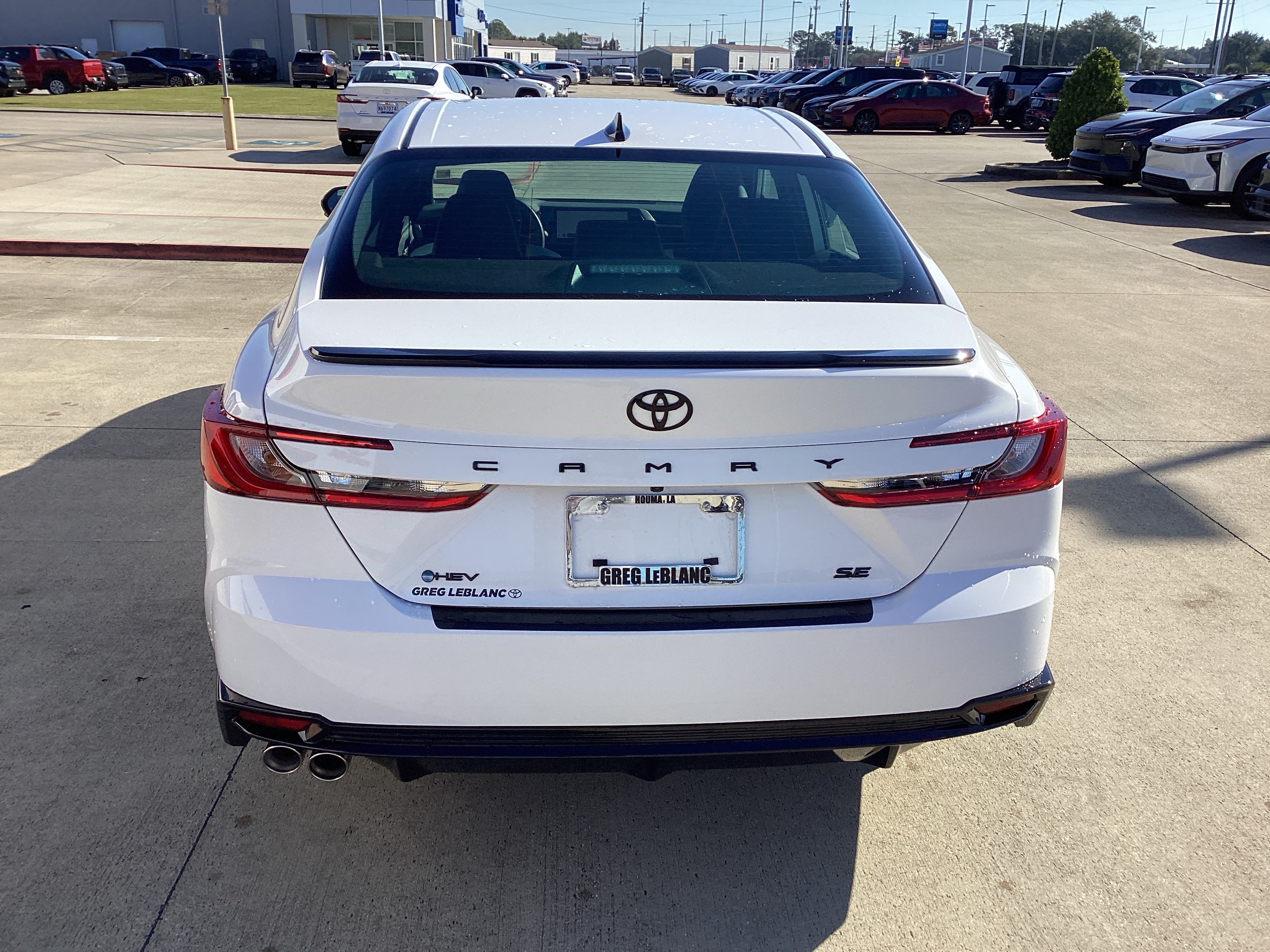 Used 2026 Toyota Camry Hybrid w/ Multimedia Upgrade Package FWD image 6