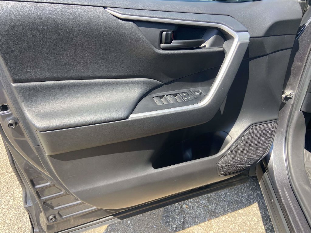 Used 2023 Toyota RAV4 LE FWD image 11
