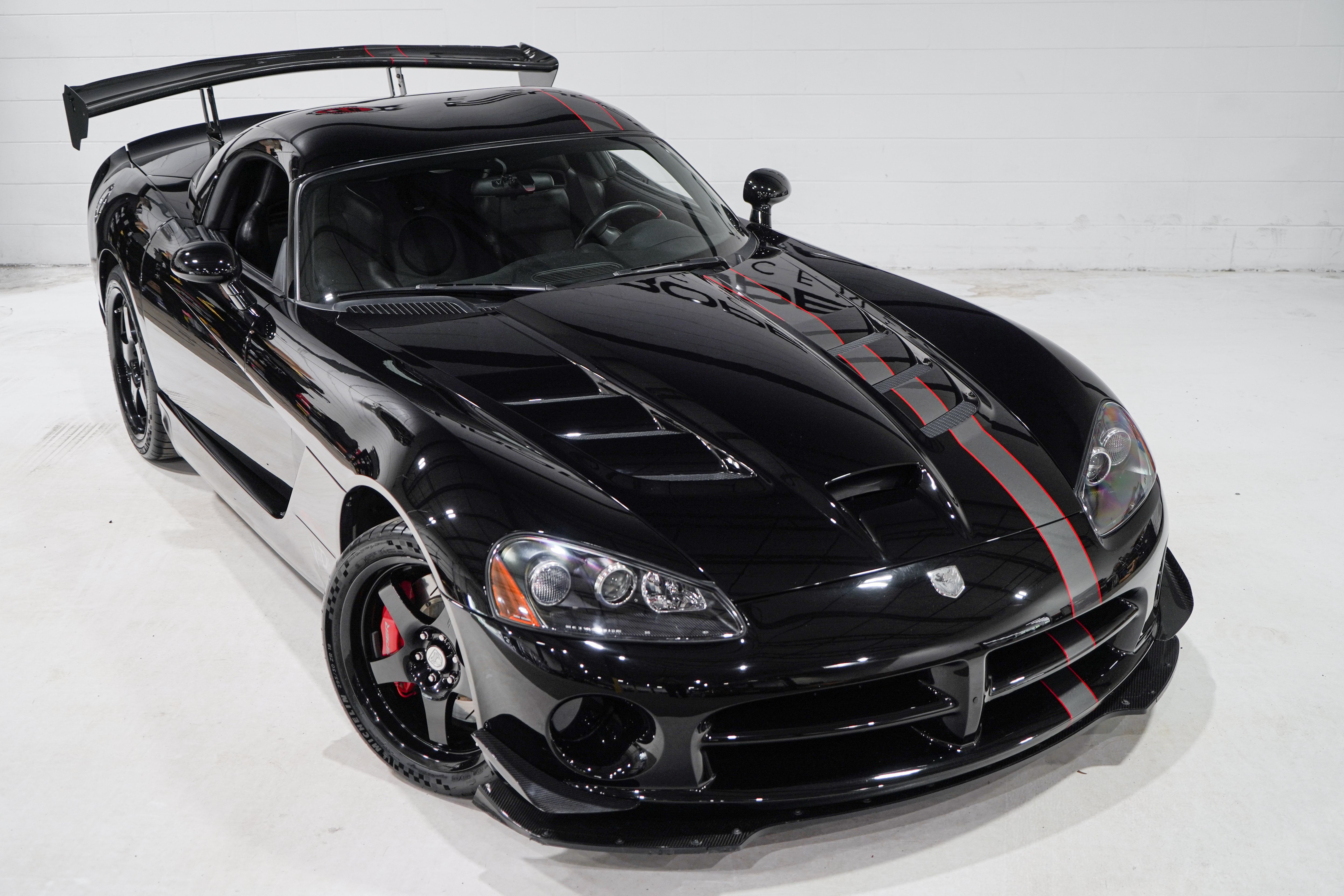 Used 2010 Dodge Viper ACR RWD image 26
