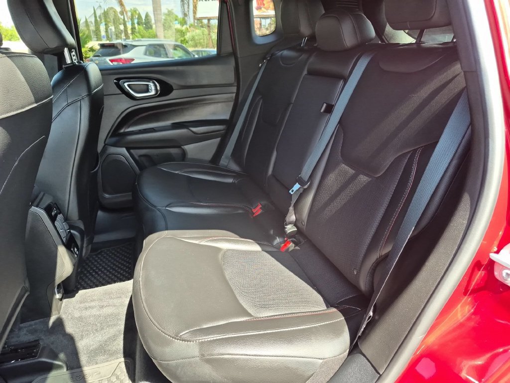 Used 2025 Jeep Compass Trailhawk AWD/4WD image 28
