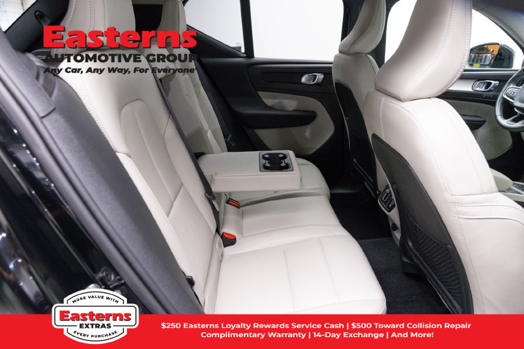 Used 2019 Volvo XC40 T5 Momentum AWD/4WD image 23