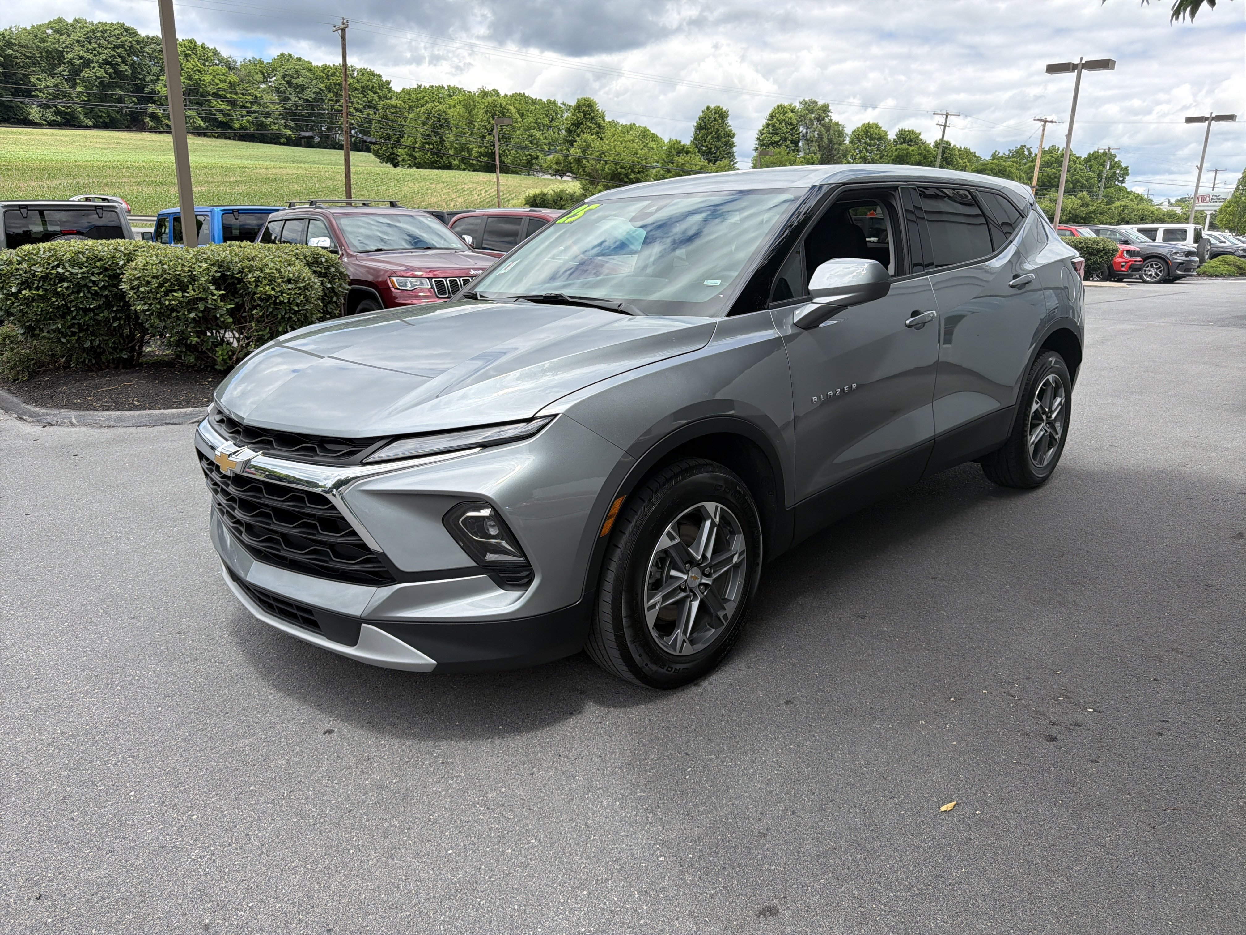 Used 2025 Chevrolet Blazer LT AWD/4WD image 8