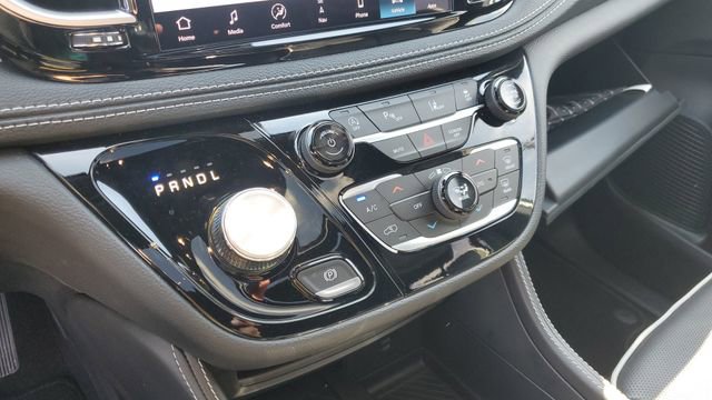 Certified 2026 Chrysler Pacifica Limited w/ S Appearance Package FWD image 19