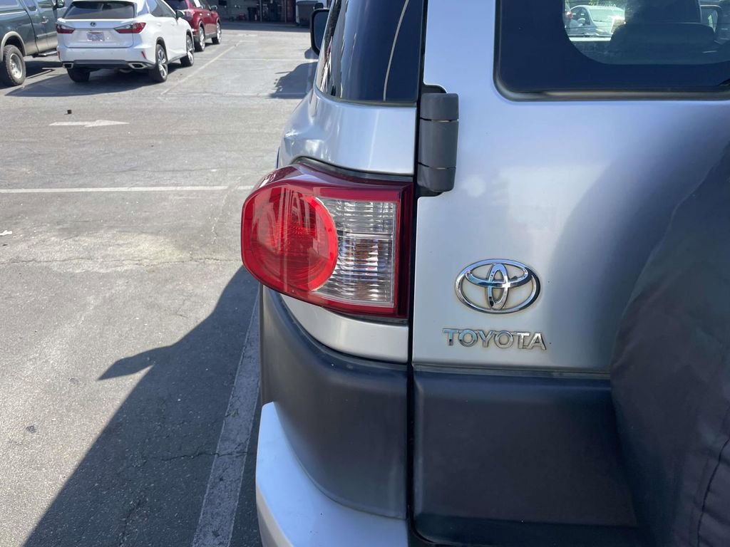Used 2007 Toyota FJ Cruiser 4WD image 17