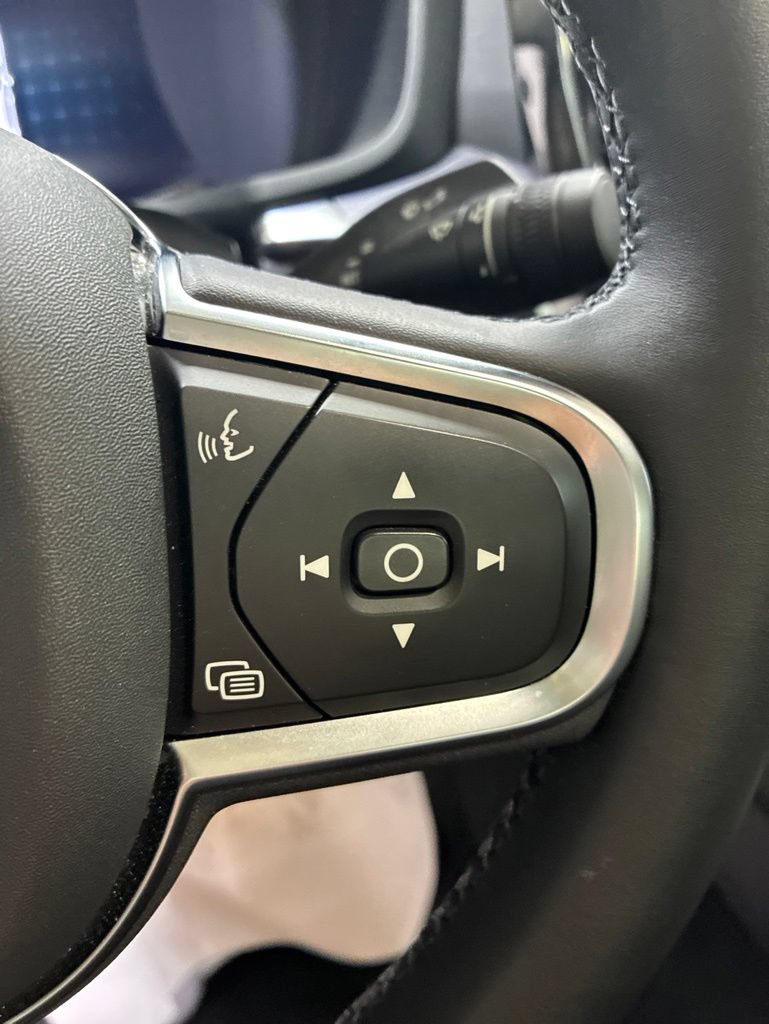 Used 2025 Volvo S60 B5 Core AWD/4WD image 14