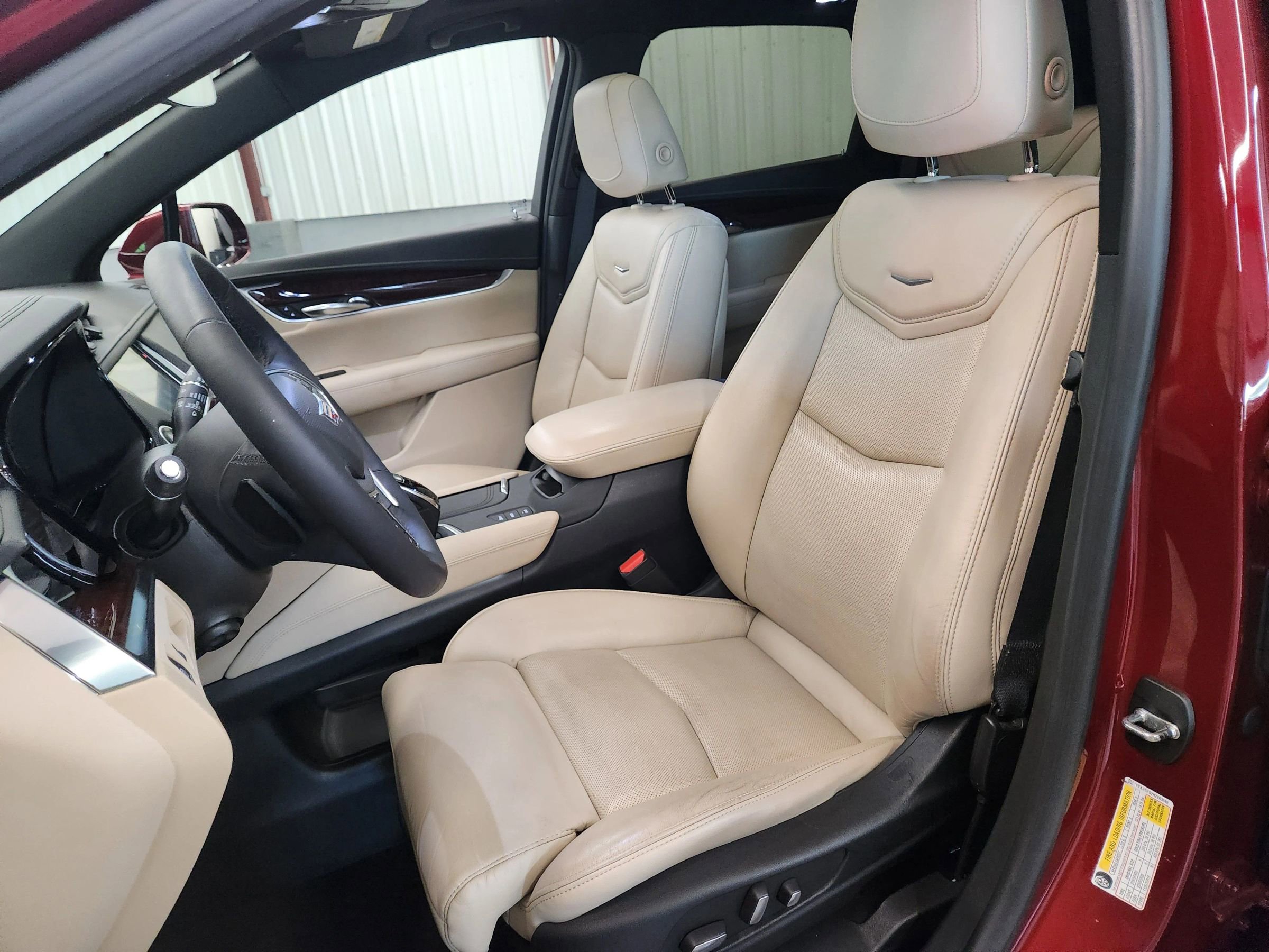 Used 2017 Cadillac XT5 Premium Luxury image 3