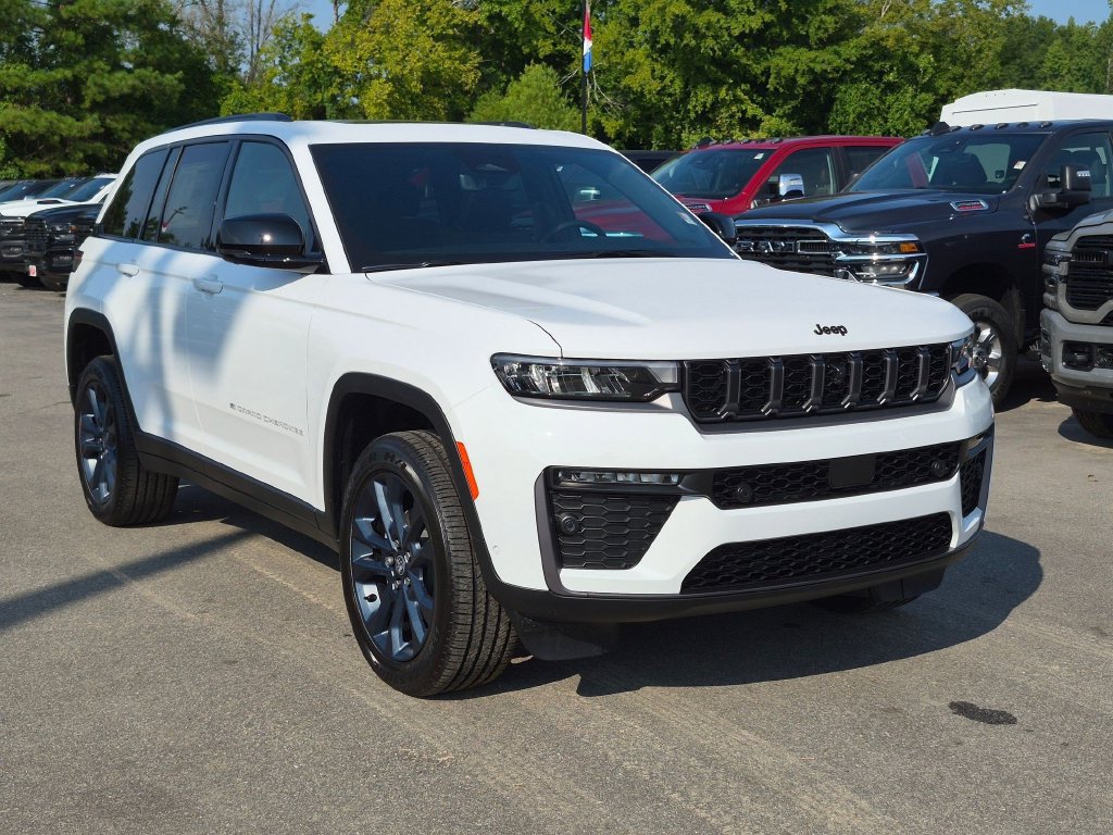 New 2026 Jeep Grand Cherokee Limited AWD/4WD image 2