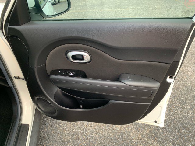 Used 2019 Kia Soul + FWD image 19