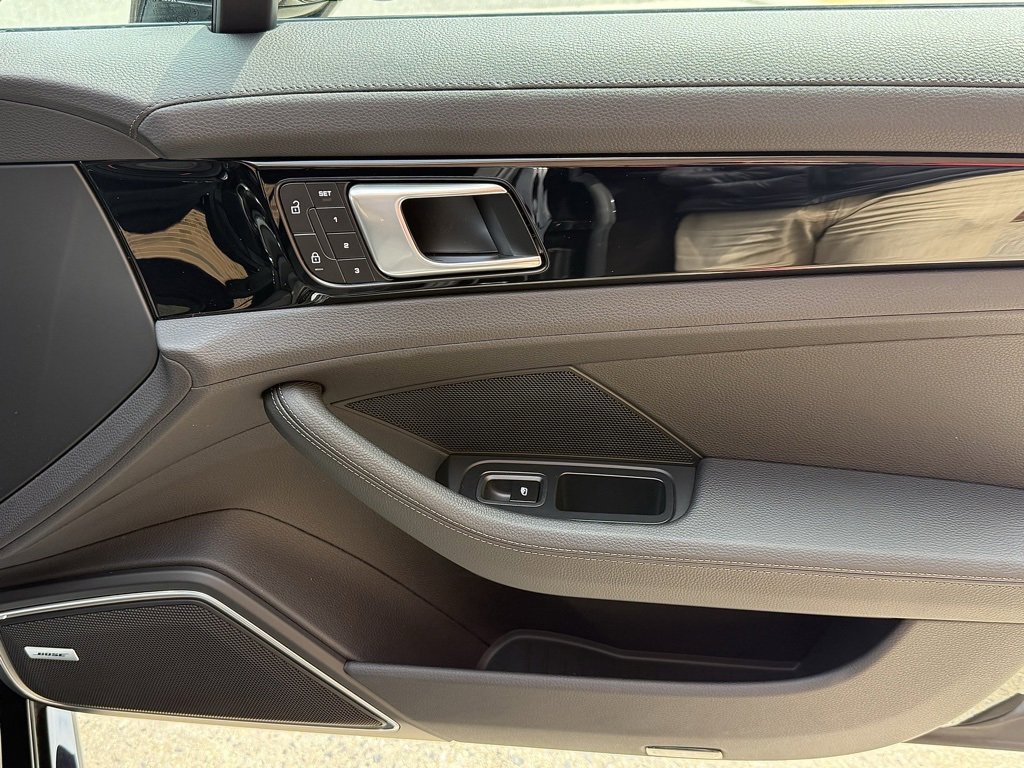 Used 2023 Porsche Panamera 4 image 22