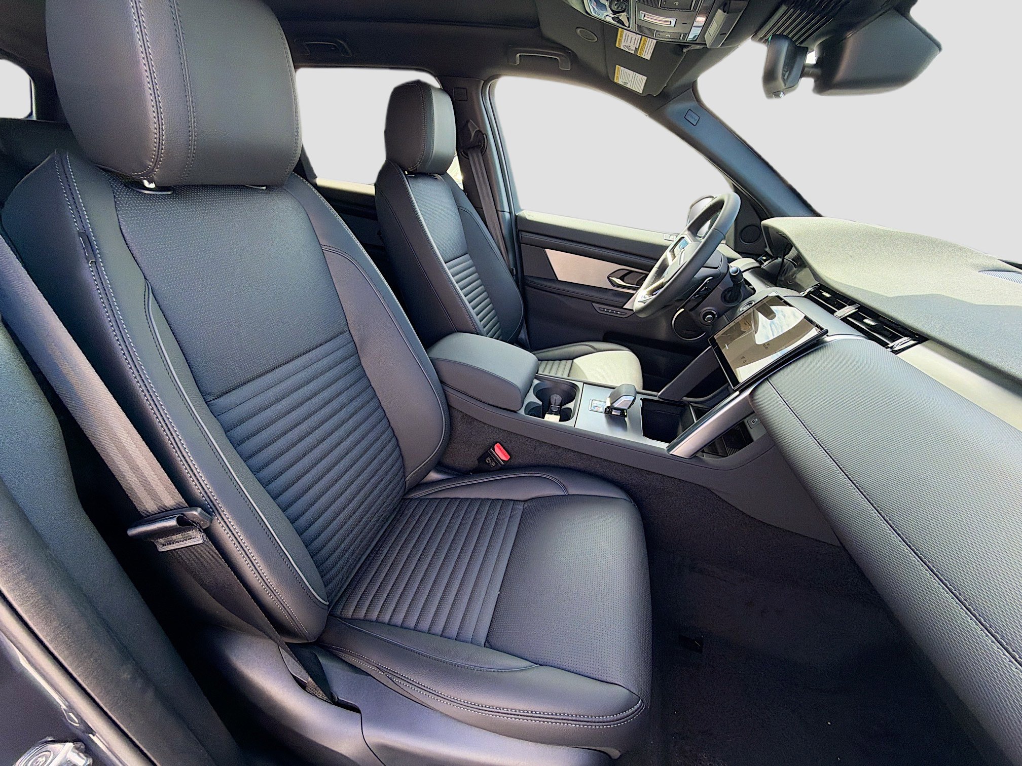 New 2026 Land Rover Discovery Sport Landmark AWD/4WD image 15