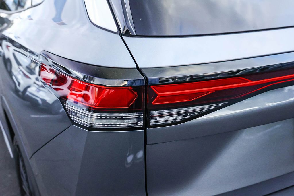 New 2026 Volkswagen Tiguan S image 9