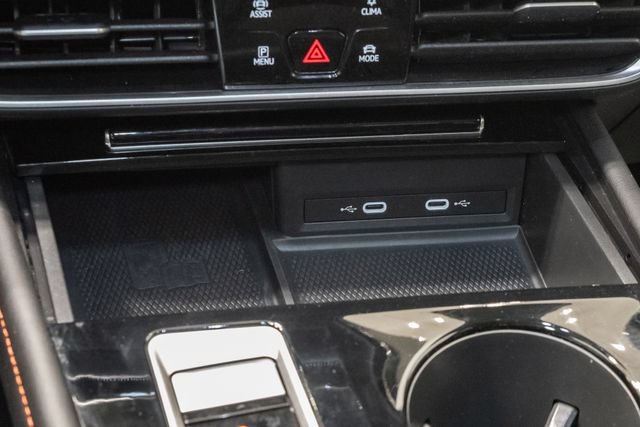 Used 2024 Volkswagen Atlas Peak Edition SEL AWD/4WD image 23