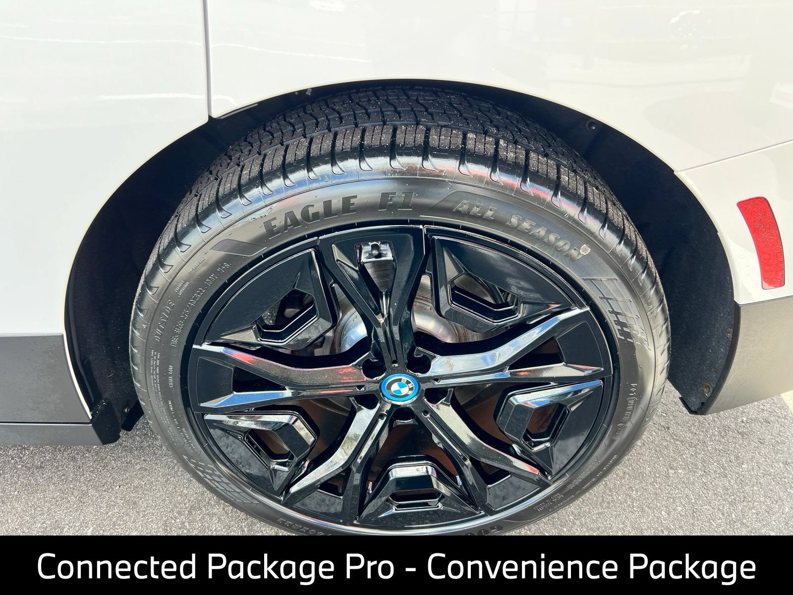 Used 2024 BMW iX xDrive50 w/ Convenience Package AWD/4WD image 12