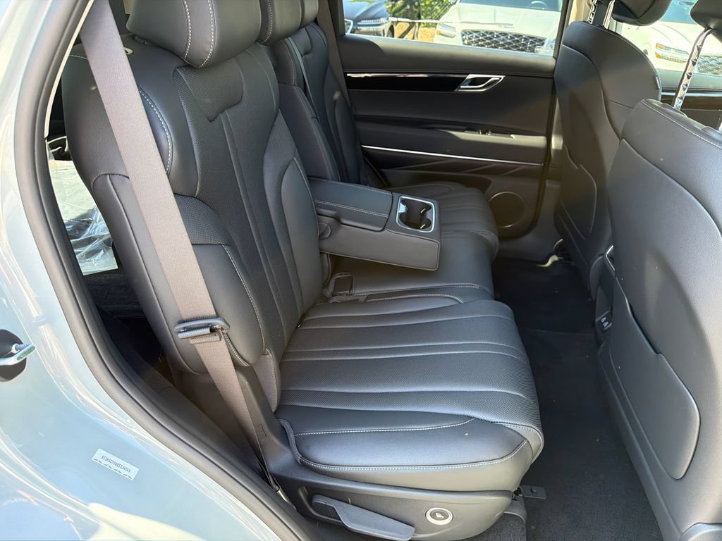 New 2027 Genesis GV80 2.5T AWD/4WD image 17