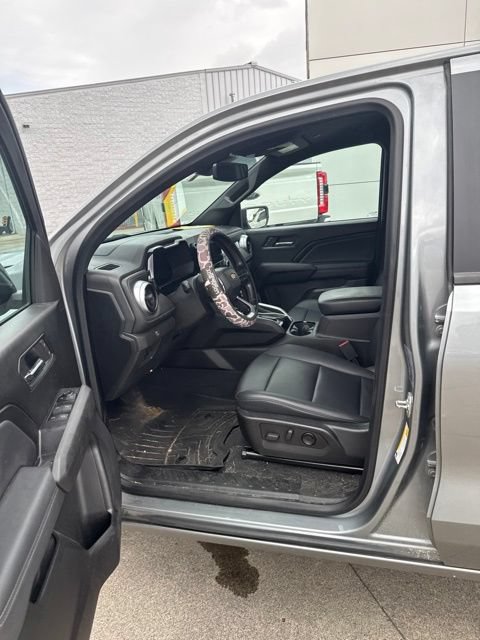 Used 2024 Chevrolet Colorado LT w/ LT Convenience Package III RWD image 41