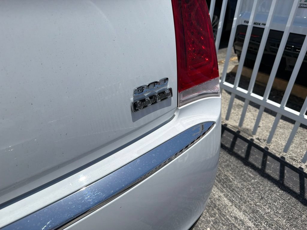 Used 2019 Chrysler 300 Limited RWD image 5