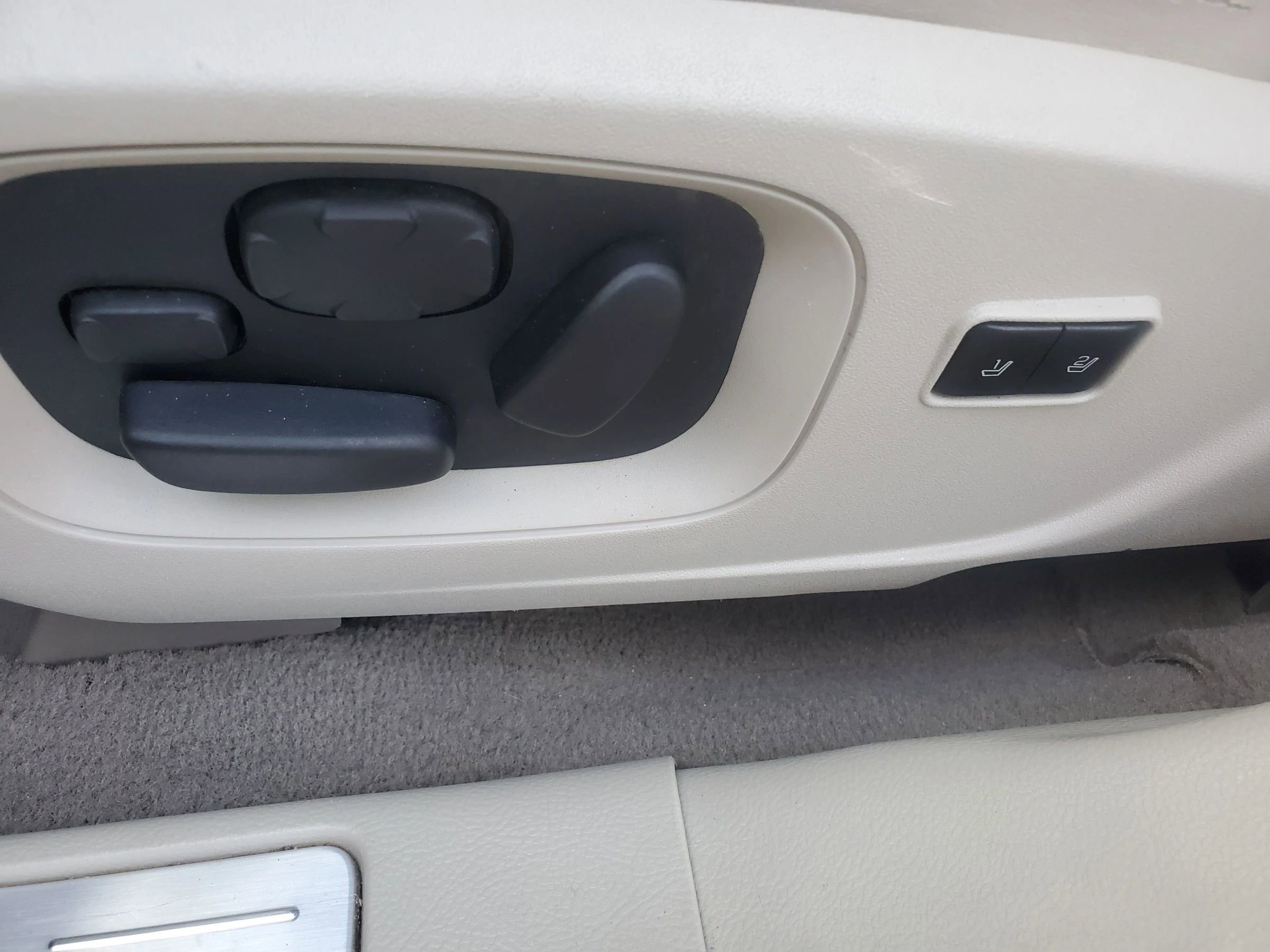 Used 2011 Ford Taurus Limited w/ 303A Rapid Spec Order Code image 34