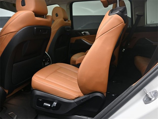 Used 2021 BMW X7 xDrive40i image 21