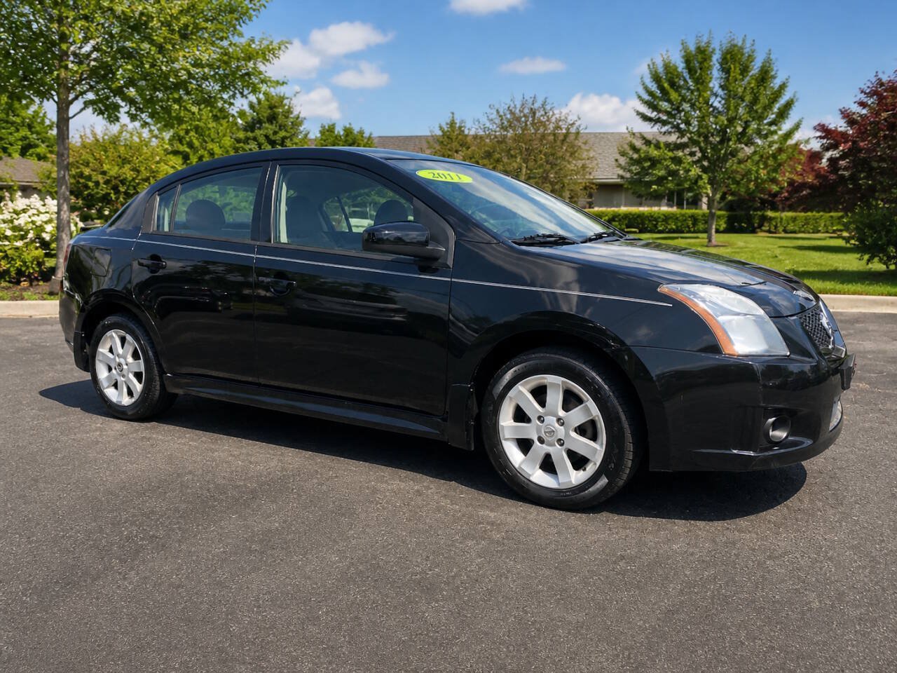 Used 2011 Nissan Sentra 2.0 SR w/ Convenience Pkg FWD image 1