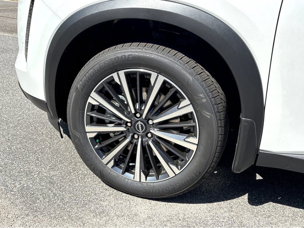 New 2026 Nissan Pathfinder Platinum FWD image 25
