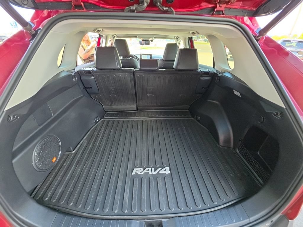 Used 2019 Toyota RAV4 Limited w/ Advanced Technology Package AWD/4WD image 18