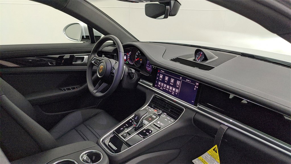 Used 2022 Porsche Panamera 4 image 43