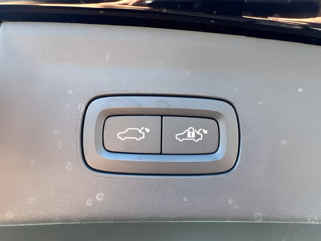 Used 2023 Polestar Polestar 2 w/ Pilot Pack AWD/4WD image 28