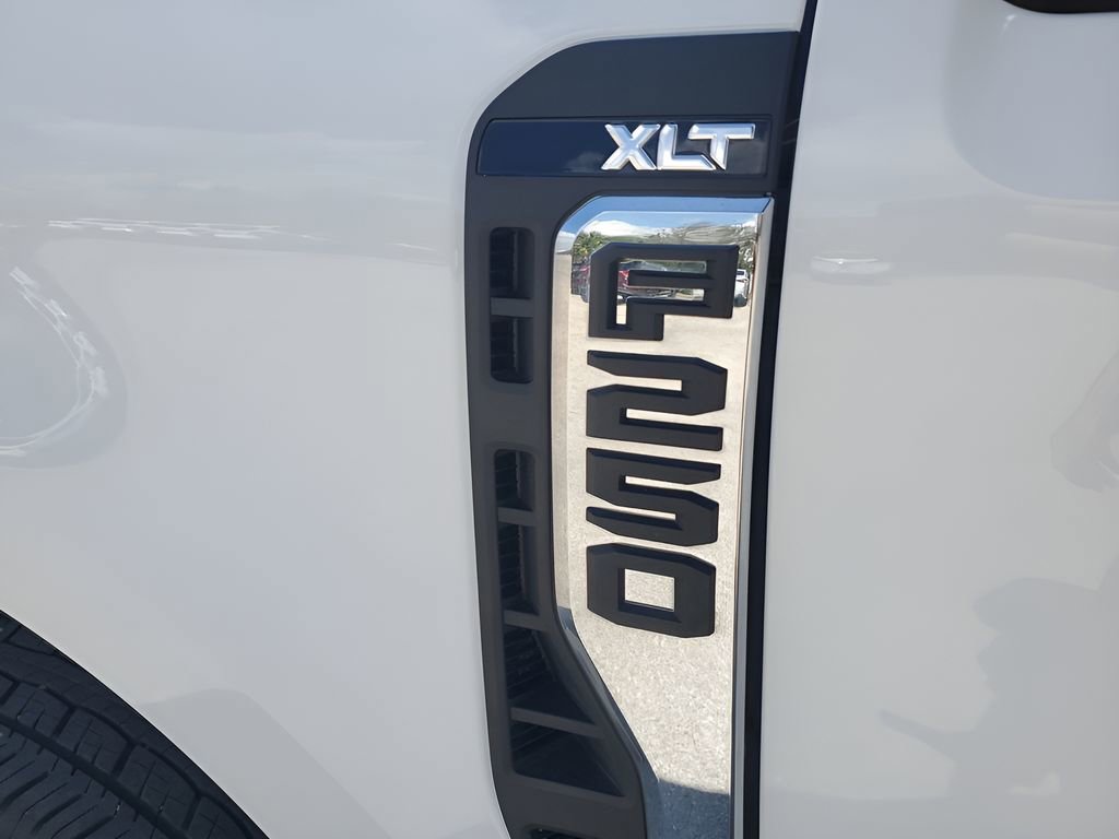 Used 2025 Ford F250 XLT image 38