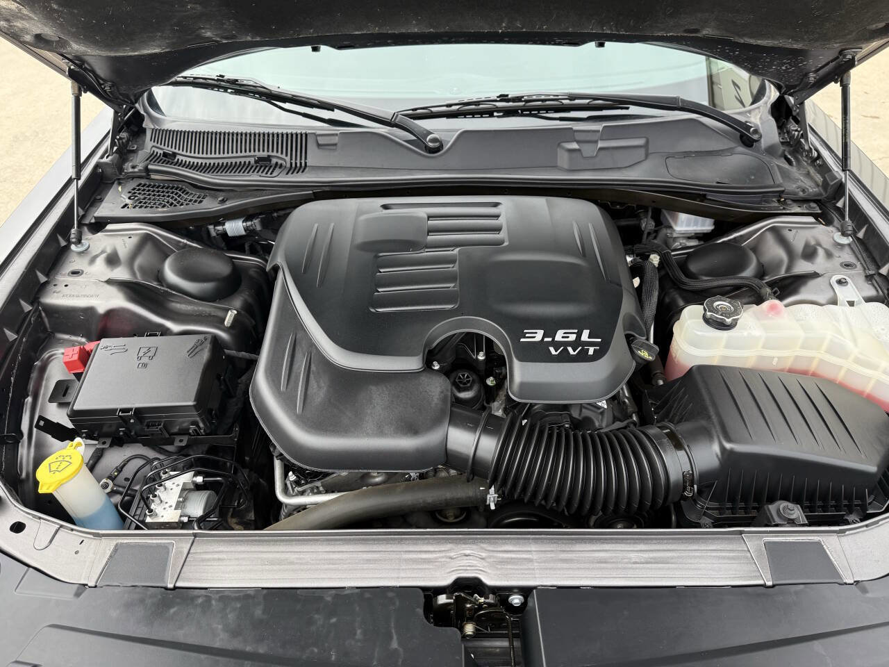 Used 2023 Dodge Challenger SXT w/ Blacktop Package image 9