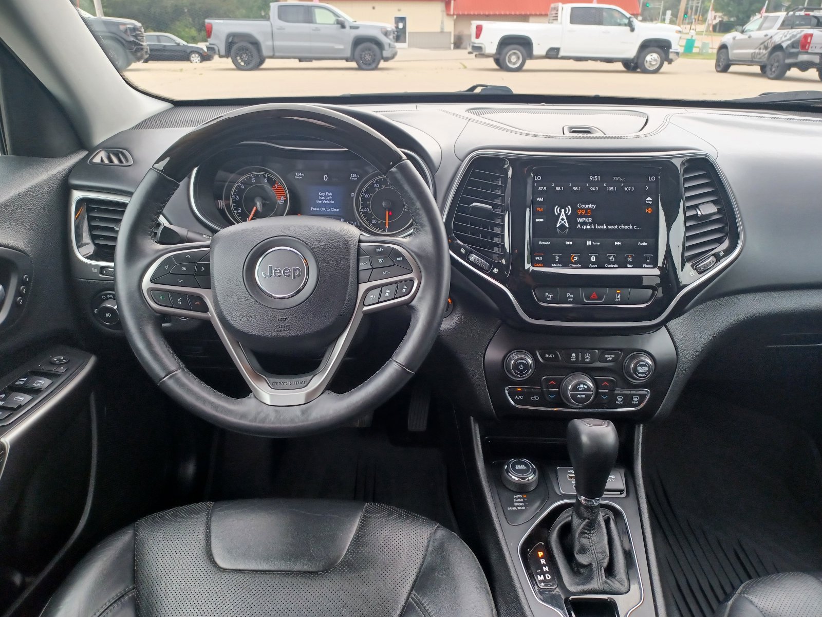 Used 2019 Jeep Cherokee Overland w/ Technology Group AWD/4WD image 14