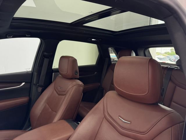 Used 2022 Cadillac XT5 Premium Luxury w/ Technology Package FWD image 5