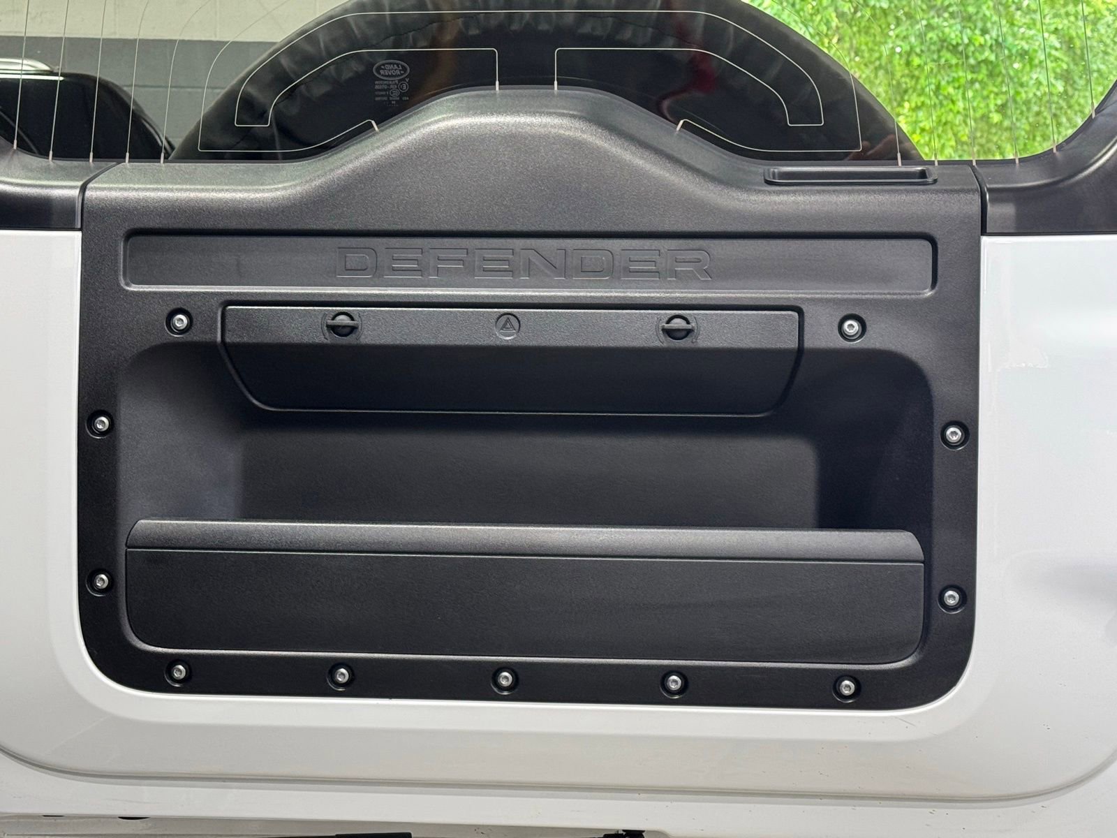 Used 2025 Land Rover Defender 110 X-Dynamic SE image 31