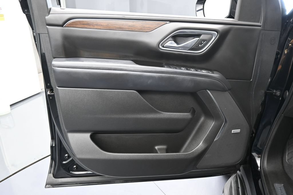 Used 2023 Chevrolet Tahoe High Country RWD image 13