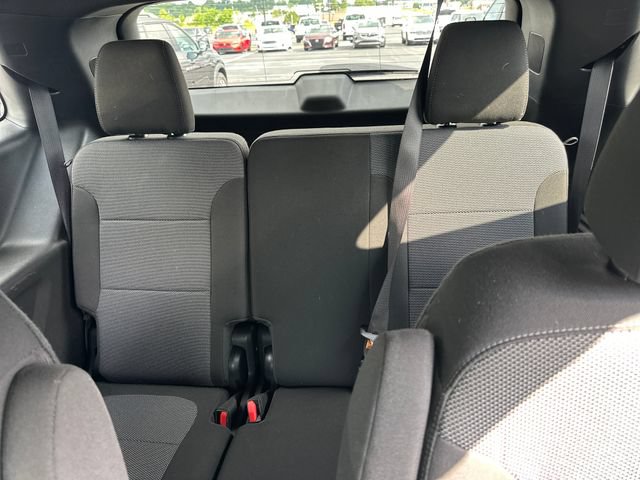 Used 2023 Chevrolet Traverse LT FWD image 23