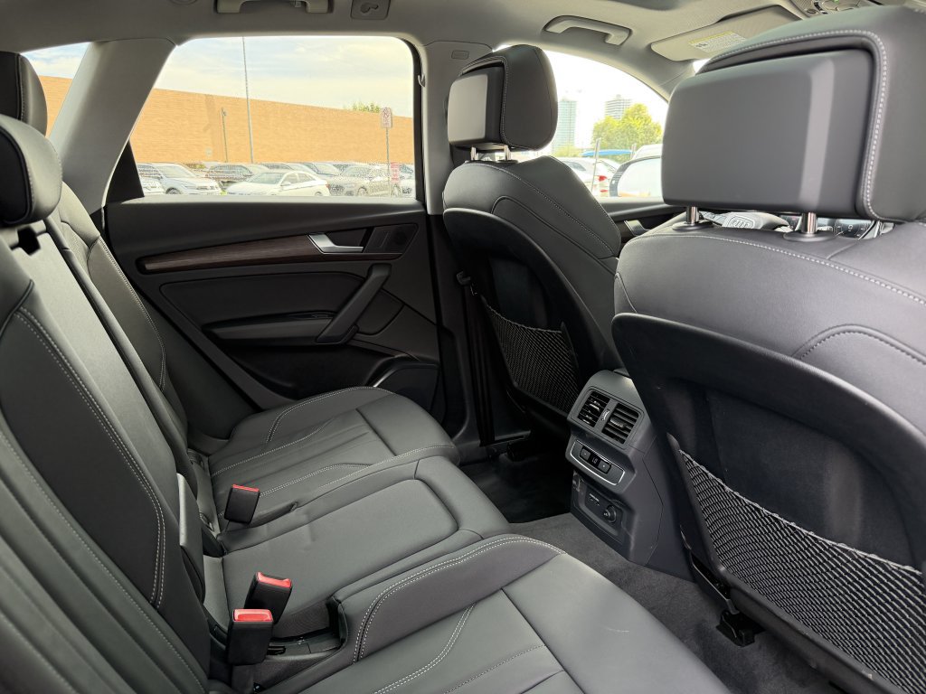 Used 2024 Audi Q5 e Premium w/ Convenience Package AWD/4WD image 39