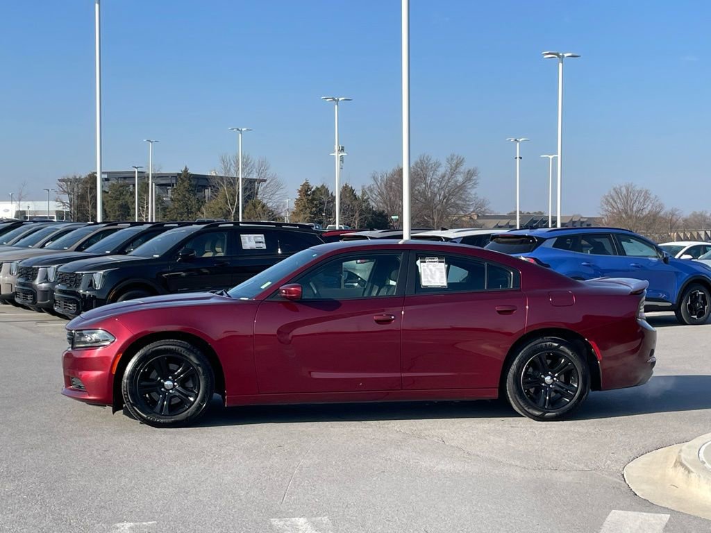 Used 2019 Dodge Charger SXT image 4