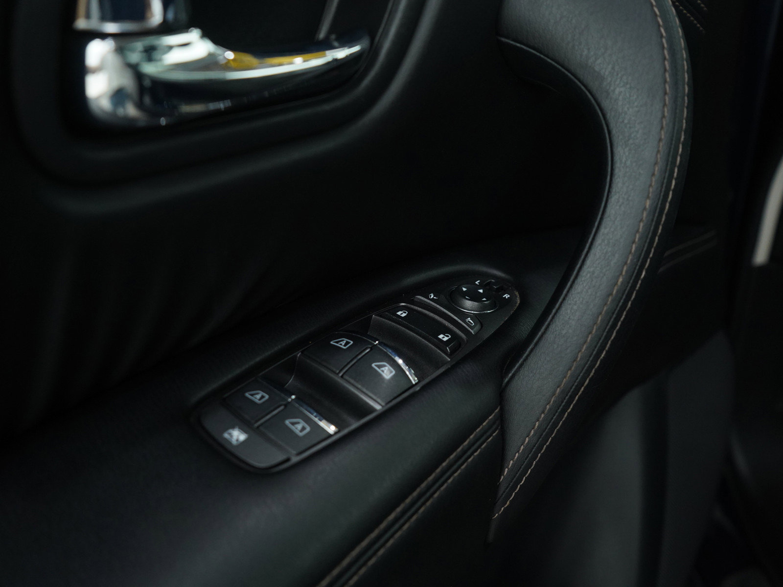 Used 2021 Nissan Armada Platinum w/ Captain's Chairs Package image 22