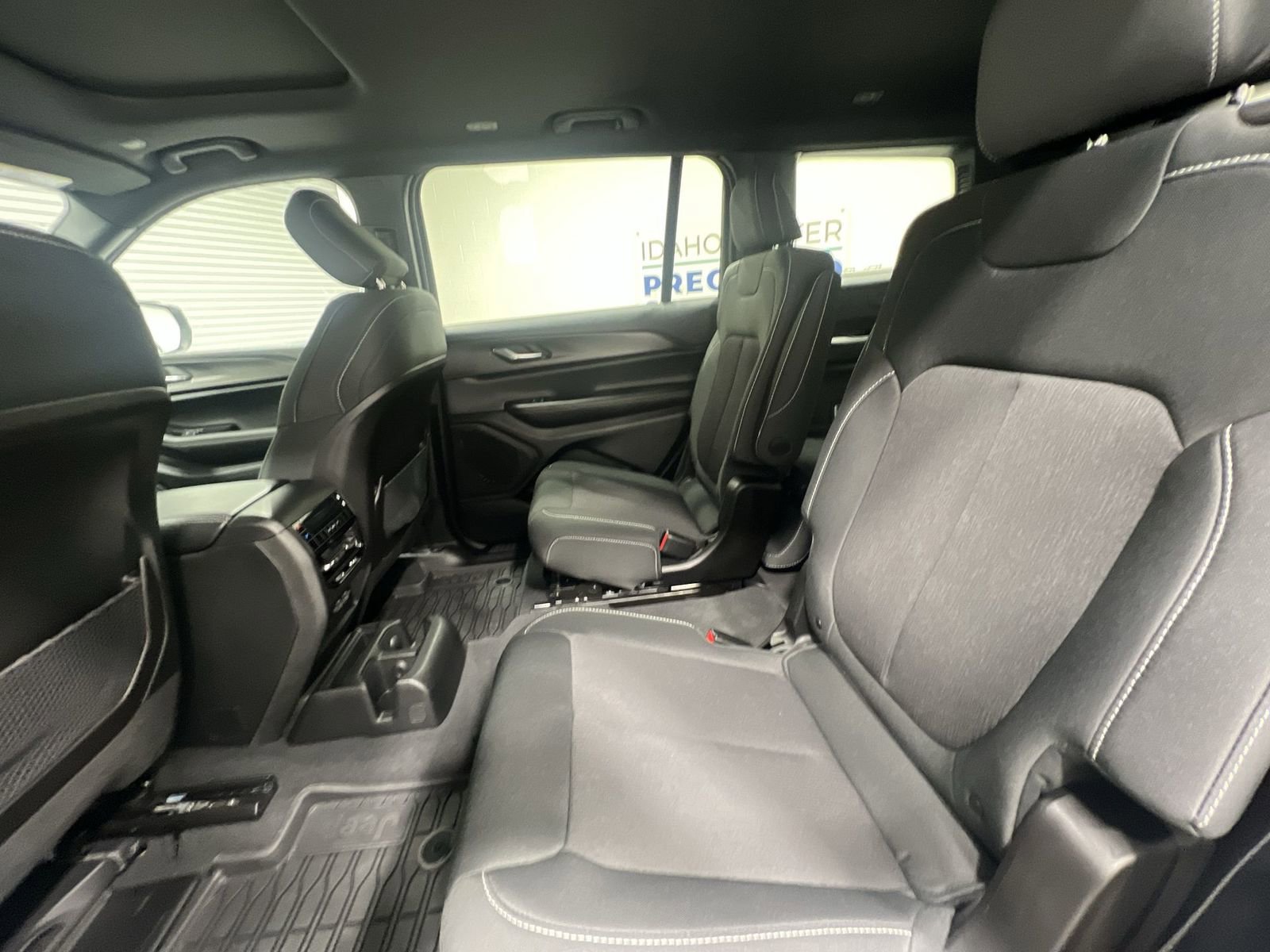 Used 2024 Jeep Grand Cherokee L Laredo w/ Luxury Tech Group I image 22